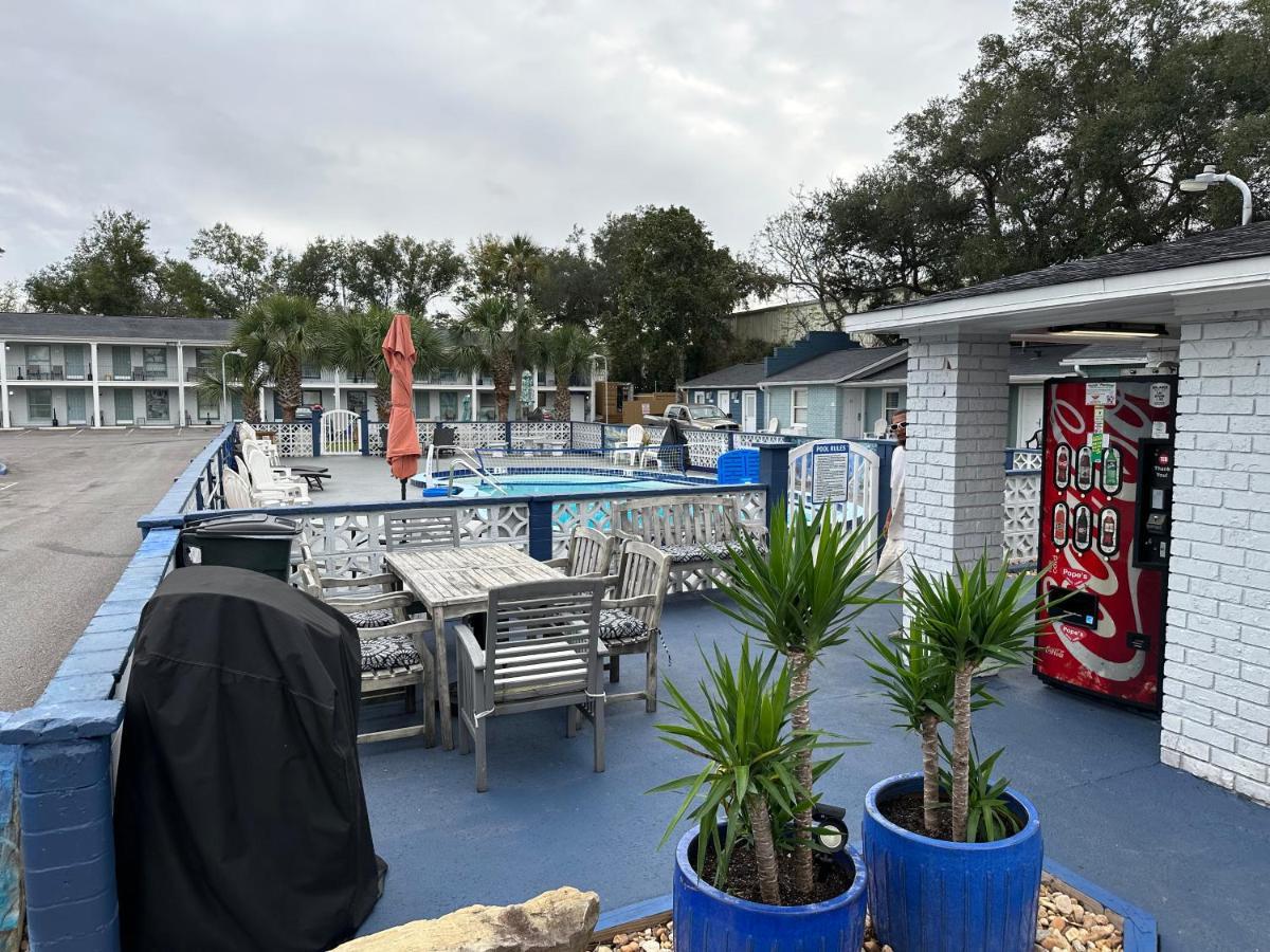 Gulf Coast Inn Gulf Breeze Eksteriør bilde