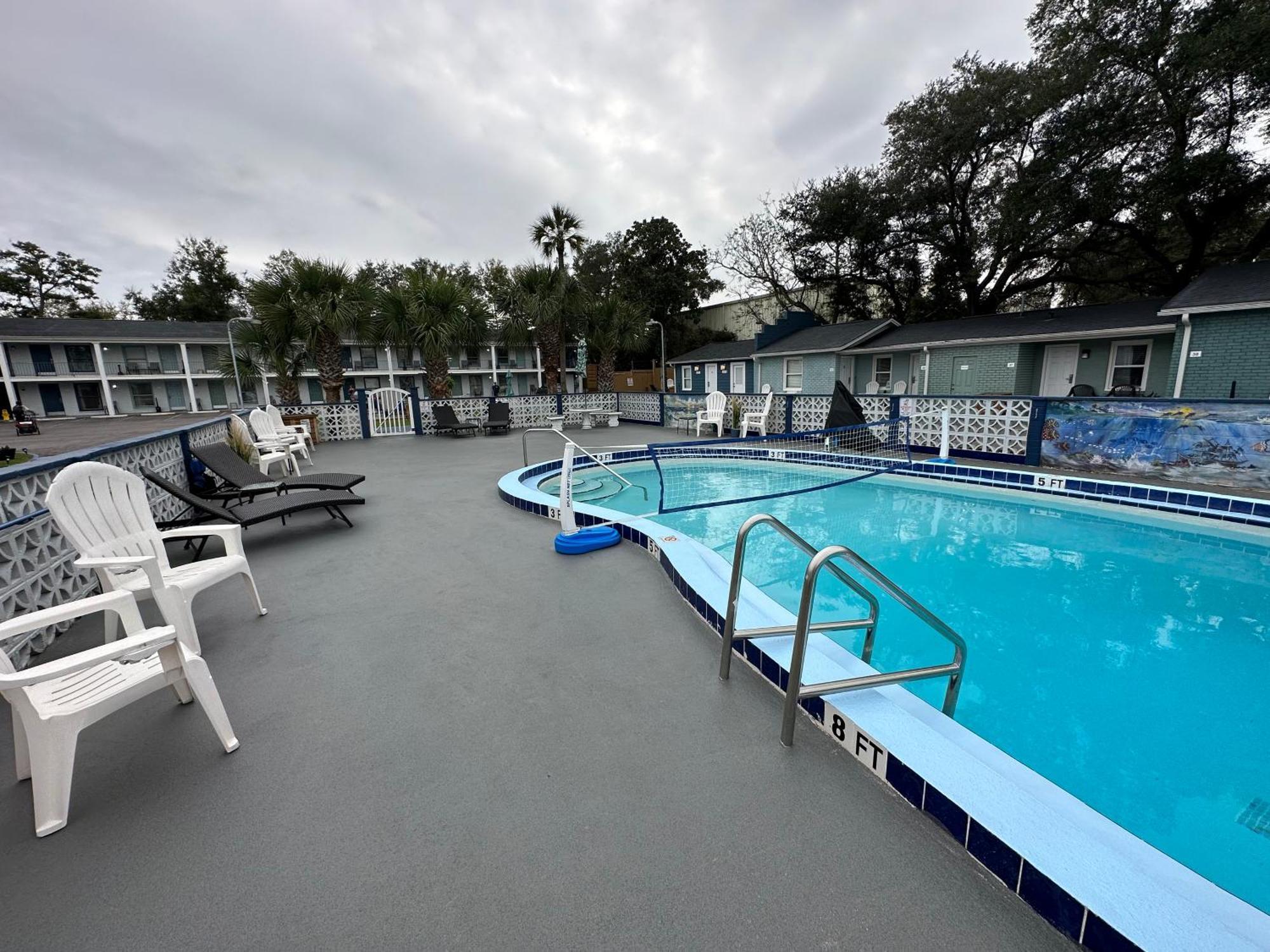 Gulf Coast Inn Gulf Breeze Eksteriør bilde